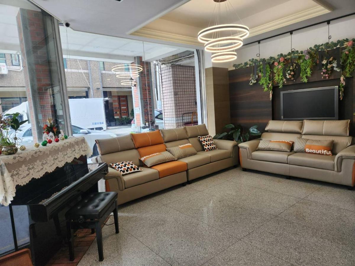 Jia-Jia Business Hotel Luodong Exterior photo