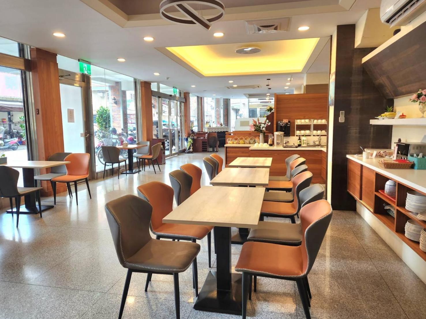 Jia-Jia Business Hotel Luodong Exterior photo