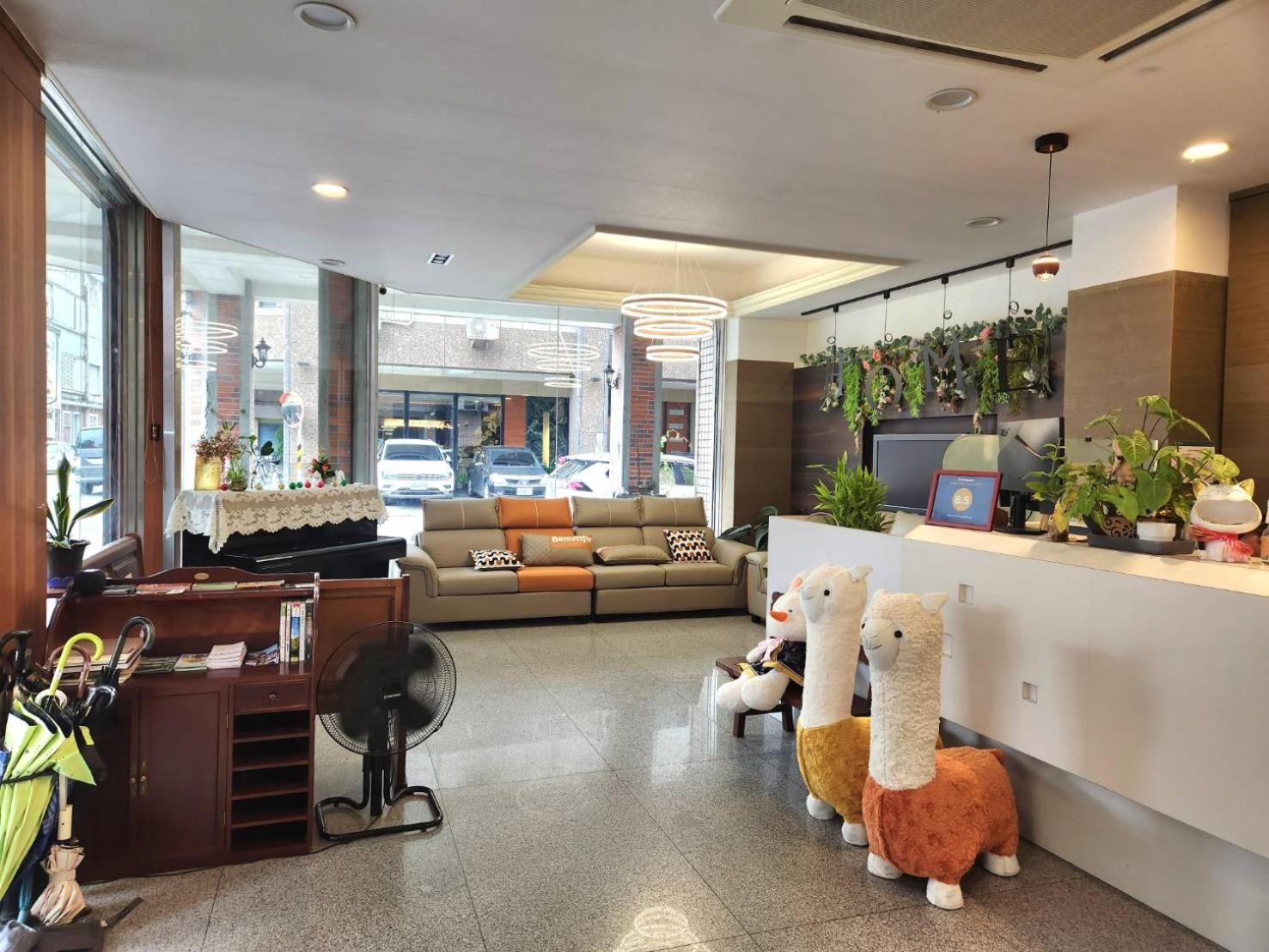 Jia-Jia Business Hotel Luodong Exterior photo